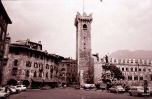 Trient: Palazzo Pretorio, mit Uhrturm