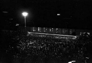 Freiburg: von oben, Hauptbahnhof Vorplatz; beim Empfang des Königs