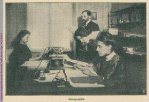 Weibliche Angestellte bei der Büroarbeit