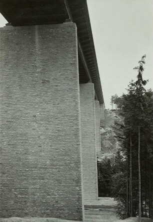 Autobahnbrücke über das Tal der Freiberger Mulde bei Siebenlehn