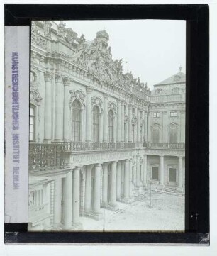Würzburg, Residenz : Ehrenhof, Mitteltrakt des Corps de Logis