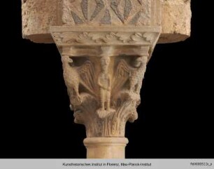 Kapitell mit Figuren und Adlern - N17Sh16