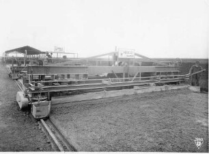Betonfahrbahndecke Echterdingen - Plieningen Einbauen und Verdichten der Betondecke