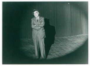 Eröffnung der Kongreßhalle, Thornton Wilder moderiert das Theater-Programm