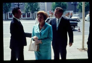 Dr. Alfred Bauer (r.) 25.6.67.
