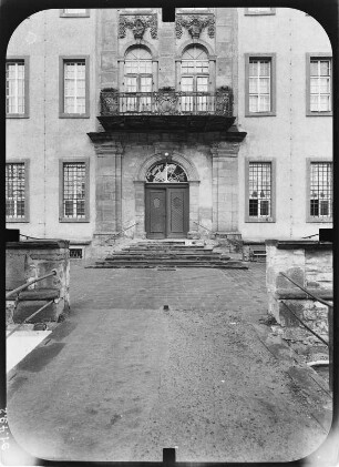 Friedrichswerth. Schloss Friedrichswerth 1677-1689; J. Tüttleb). Balkon und Portal (Gartenseite)