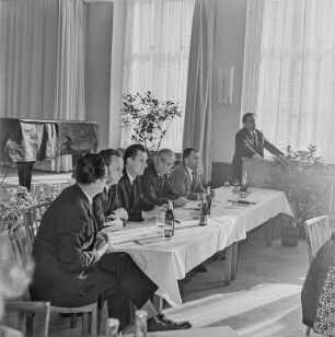 Veranstaltung S-Haus-Saal : Bautzen. Veranstaltung im Haus der Sorben, Postplatz 2. Blick in den Saal mit Teilnehmern