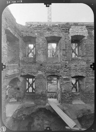 Bad Muskau. Ruine des Neuen Schloßes. Innenansicht