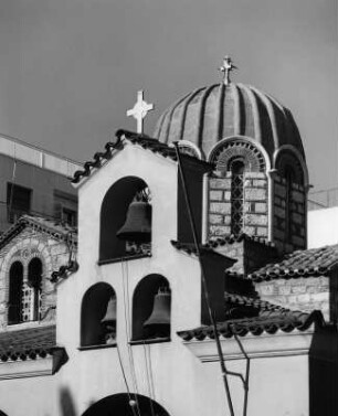 Athen. Agia Katharina (1001/1100 begonnen). Glockenstuhl und Kuppel