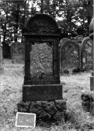 Grabstein 240 [Nir S. 164 Nr. 15.22]