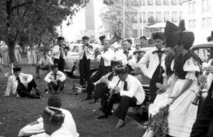 Basel (Schweiz): Trachtengruppe Kehl musiziert