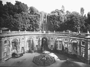Frascati, Villa Aldobrandini, Belvedere, Wassertheater im Garten, Mittelteil mit Wassertreppe im Hintergrund; Porta, Giacomo del; Carlo Maderna