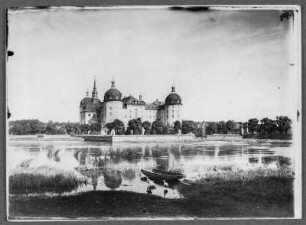Schloss Moritzburg : Moritzburg. Blick zum Schloss Moritzburg