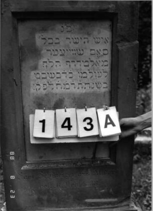 Grabstein 143 (Index: 100096027) Maße HxBxT: 208x70x33 cm: Grabstein 143A