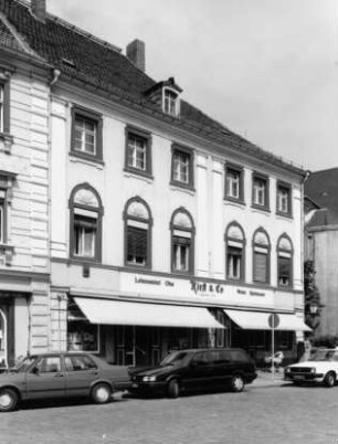 Großenhain, Kirchplatz 2. Wohn- und Geschäftshaus (1741). Straßenansicht (vom Hauptmarkt)