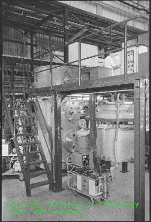 Teststand für Untersuchungen der thermischen Isolation in Kryoapparaten (THISTA) am Institut für Technische Physik (ITP)