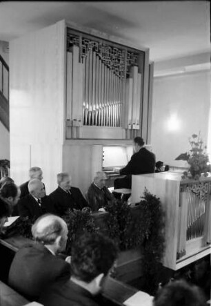 Kirnbach: Orgel (gesamt, mit Kirchenbesuchern)