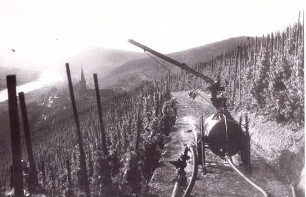 Foto Spritzgerät im Weinberg in Betrieb