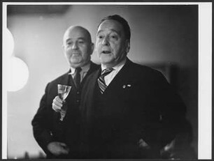 Wieland Herzfelde und John Heartfield : Portrait des Verlegers Wieland Herzfelde und des Malers John Heartfield in der Akademie der Künste Berlin