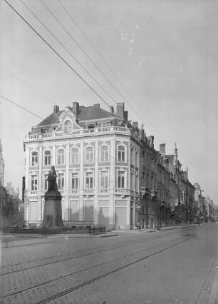 Haus an einer Hauptstraße