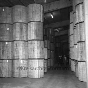 British American Tobacco B.A.T.: Beimoorweg: Zigarettenfabrik: Tag der offenen Tür: Innenaufnahme: Lagerhalle