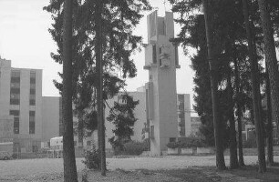 Waldkraiburg: Neubauten und katholische Kirche