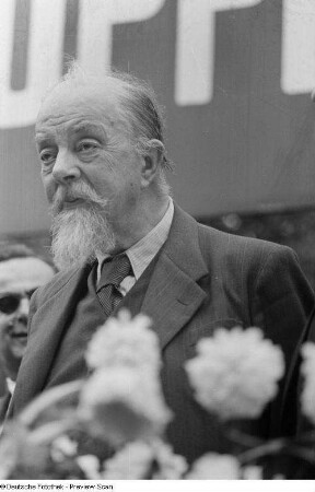 Eilhard Alfred Mitscherlich auf der Demonstrationstribüne