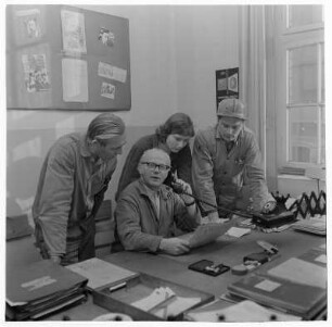 Brigade "German Titow" (Hammerwerk Kontrolle TKO); Brigade "8. Parlament" Walzwerk 450er Straße; Bestarbeiter Glüherei