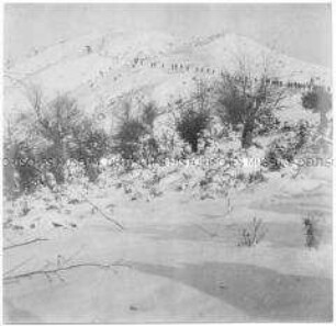 Soldaten auf dem Marsch im Winter