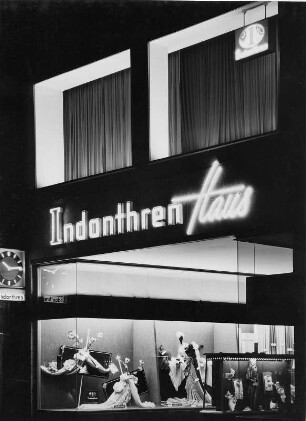 Hamburg. Der Jungfernstieg bei Nacht