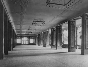 Städtische Festhalle Rosengarten — Wandelhalle