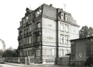 Dresden-Löbtau, Hainsberger Straße 1. Wohnhaus (um 1890)