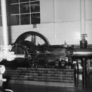 Meierei-Genossenschaft Trittau eGmbH Zweigwerk: Manhagener Allee: Innenansicht: Dampfmaschine 50 PS Ein-Zylinder