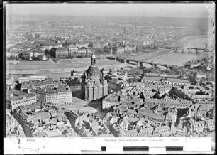 Dresden, Frauenkirche mit Neumarkt, vor der Zerstörung 1945
