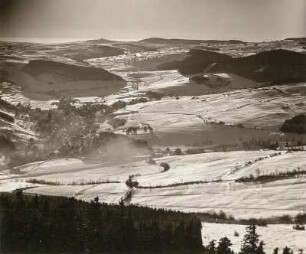 Geising. Blick von Nordwesten vom Geising-Berg. Im Hintergrund das Mückentürmchen