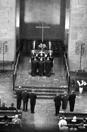 Ordination von zwölf Pfarrkandidaten in der Evangelischen Stadtkirche.