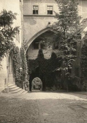 Schloss Rochlitz, Schlosshof, Blick nach Osten