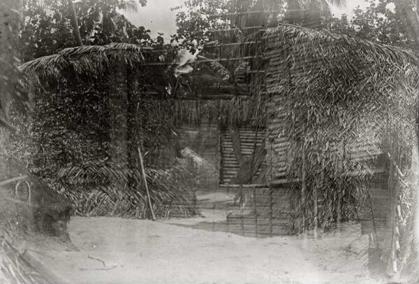 "Geisterhaus mit Schädel in Kumbarano"