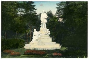 Budapest. Ignaz-Semmelweis-Denkmal (1906) : Budapest. Denkmal für den Hygieniker Ignaz Semmelweis (1906; Alajos Strobl) auf dem Elisabethplatz