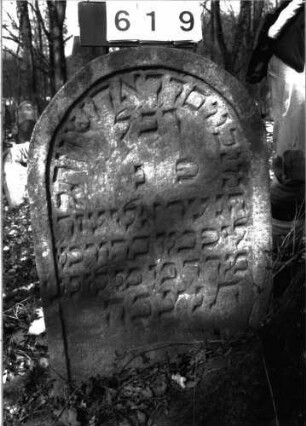 Grabstein 619