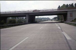 Fahrbahn West (Karlsruhe Richtung Basel): Brücke von Norden