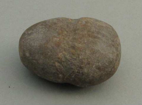 Stone bola