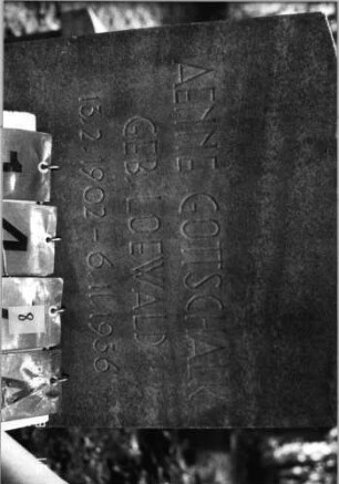 Grabstein 148 (Index: 99618463) Maße HxBxT: 98x47x10 cm: Grabstein 148A
