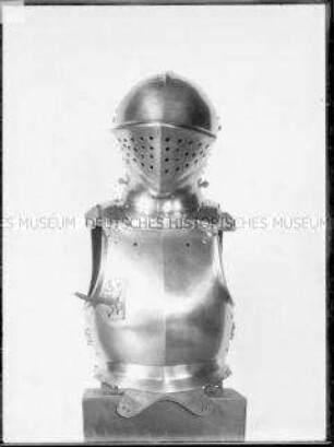 Harnischfragment (Helm, Kragen, Brust und Rücken)