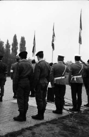 Ichenheim: Rheinübergang; Fahnenhissung; deutsch-französisch-kanadisch