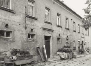 Mobschatz-Podemus, Podemuser Ring 2. Bauernhof. Wohnstallhaus (bez. 1884)