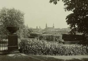 Dresden. Blick vom Garten des Japanischen Palais nach Südosten auf die Altstadt