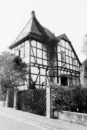 Villa (Fachwerkwohnhaus); Gelnhausen, Schillerstraße 6