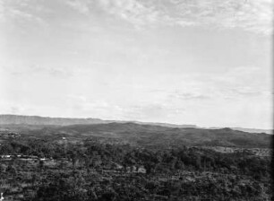 Landschaft : Landschaftsaufnahme mit der Sandstein Serra im Hintergrund.