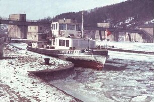 Eisbrecher &quotArtur Kaspar&quot in der Schleuse Steinbach/Main